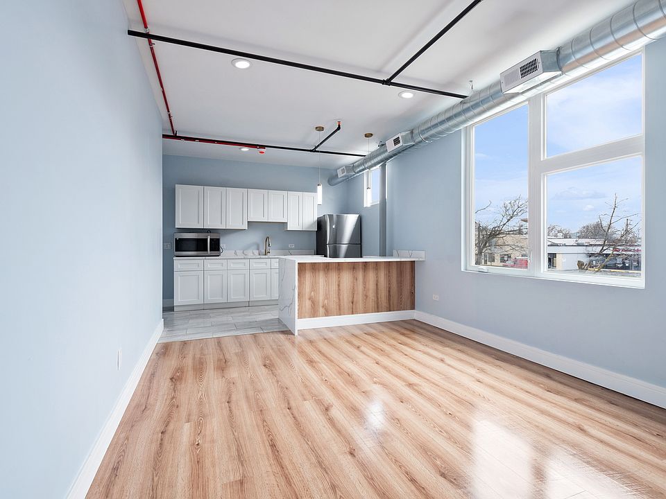 2nd image of 9919 W Roosevelt Rd #1