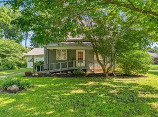 104 W Bond St, Bondville, IL 61815
