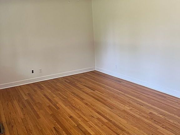 4th image of 187 Kelsey Dr