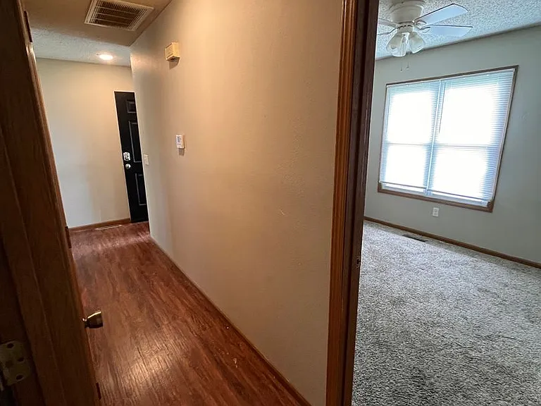 3107 N Kentwood Ave — Photo 24