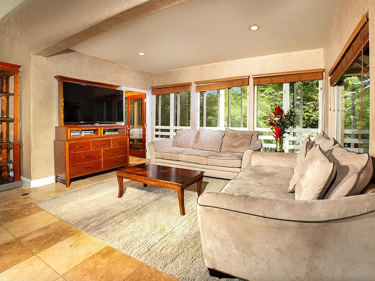 372 Puu Way #A — Photo 3