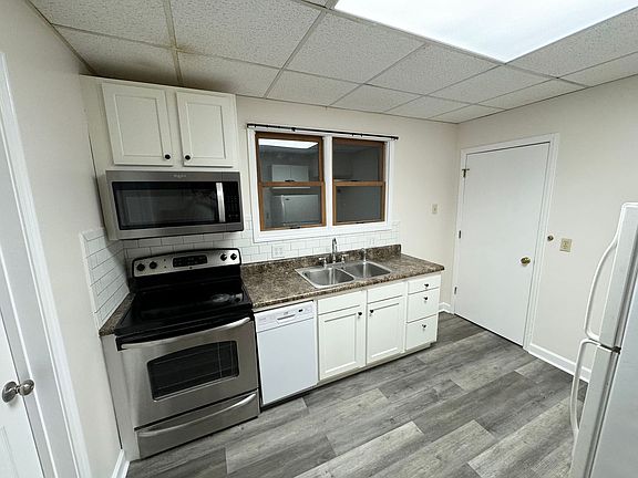 3rd image of 1320 N Main St #877985664
