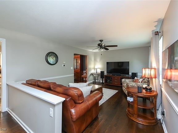 5th image of 386 Caladonia Ave