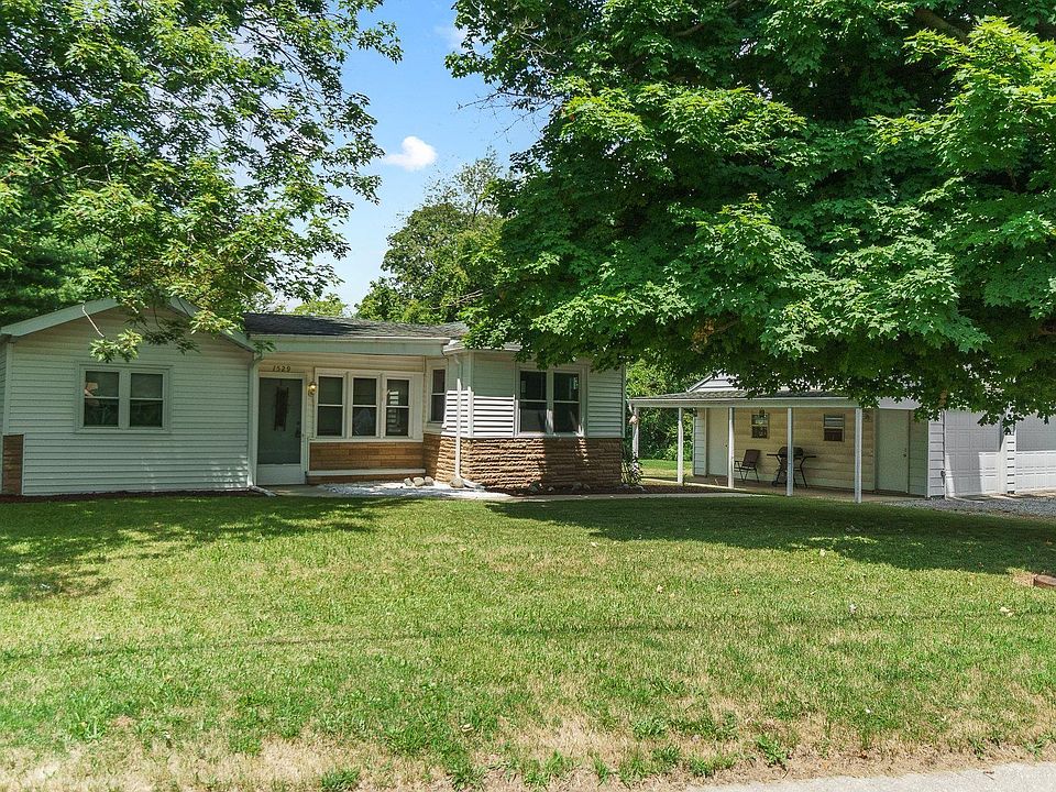 1529 Lakeshore Dr, Auburn, IN 46706 Zillow