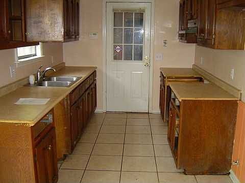 3rd image of 6616 Lake Valley Dr