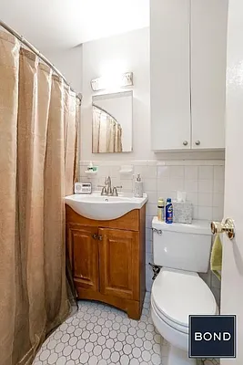 Rented by Bond New York | media 15