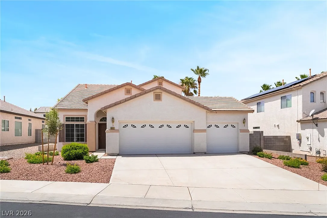 4 bed, 2.5 bath, 2067 sqft, $2,500 — Photo 1