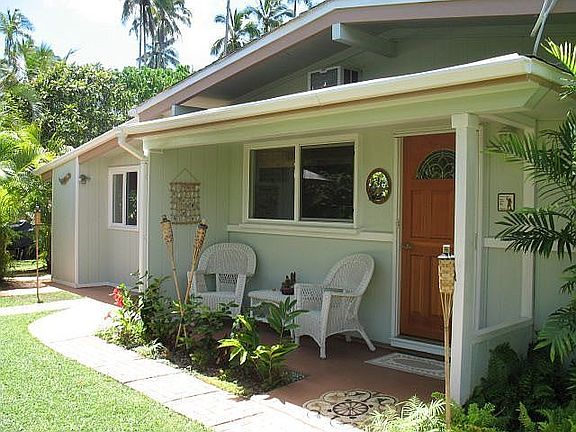 Front of Home w/attached studio!