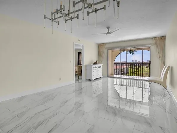 37 High Point CIR E #602, NAPLES, FL 34103