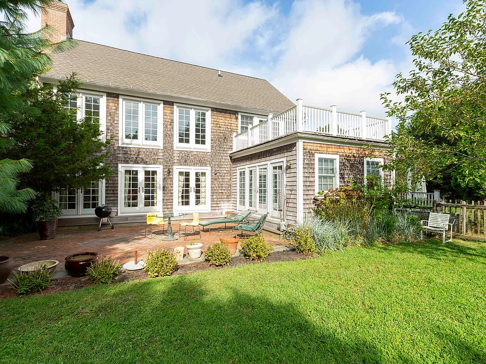 110 Mitchells Ln