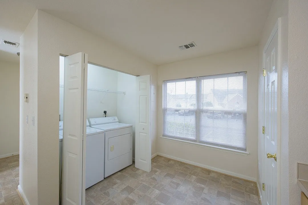 Villas at Greenview West — Photo 4