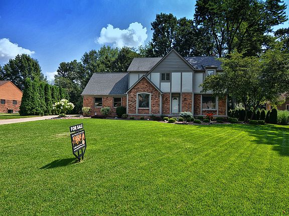 2nd image of 48844 Lansdowne Ct