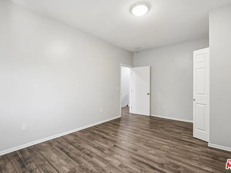171 E 35th St #173-1/2 — Photo 15