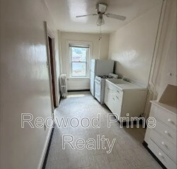 117-119 S Lloyd St #3 — Photo 4