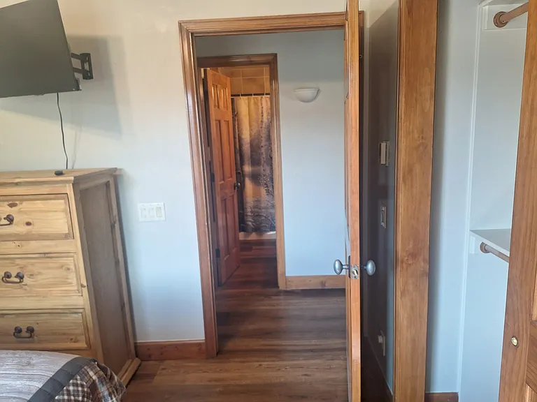 Middle bedroom looking into hallway.