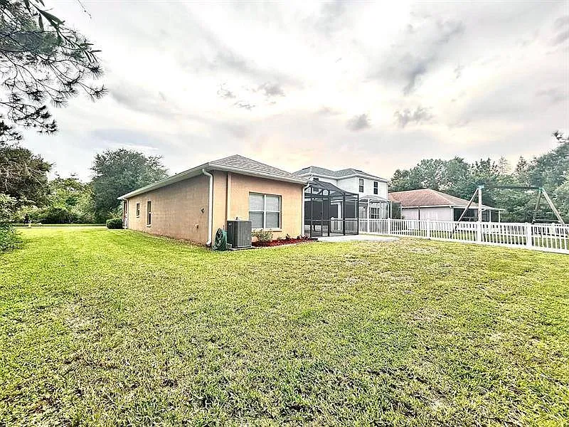 3 bed, 2.0 bath, $2,400 — Photo 3