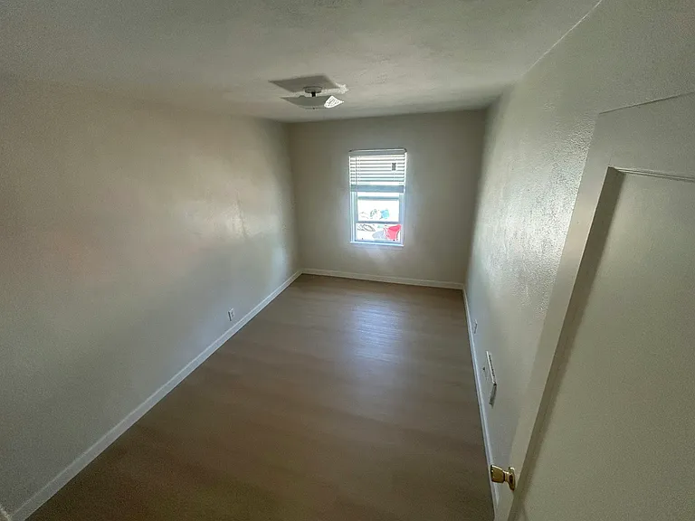 400 W 13th St #1 — Photo 7
