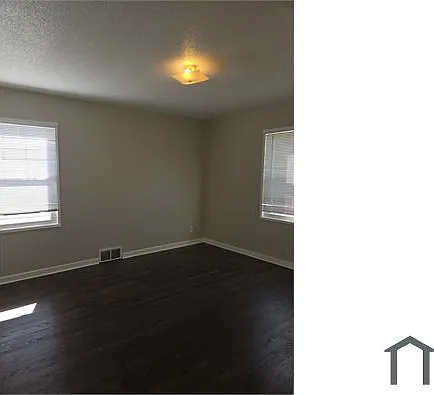 9526 Harrison St — Photo 2