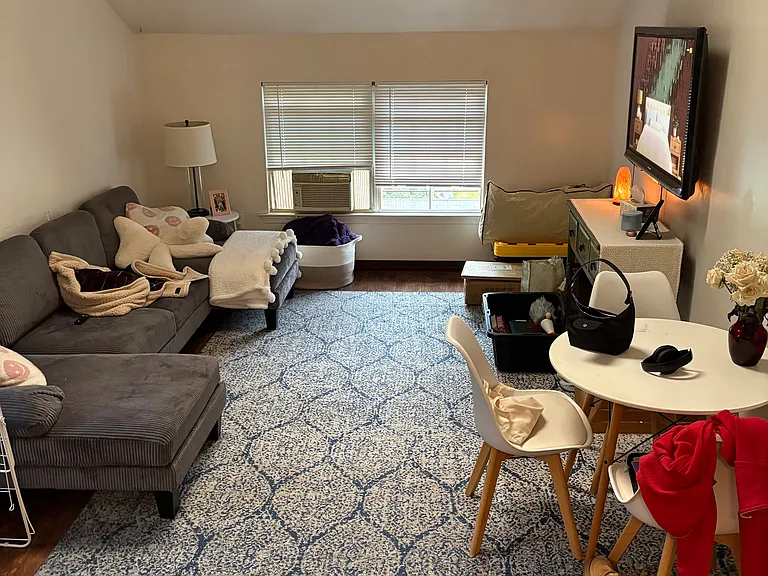 1279 N Railroad Ave #2 — Photo 3