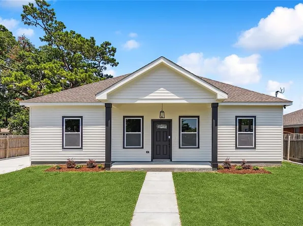 2424 Marietta St, Chalmette, LA 70043