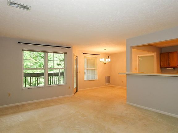 5th image of 7081 Glen Kerry Ct #10