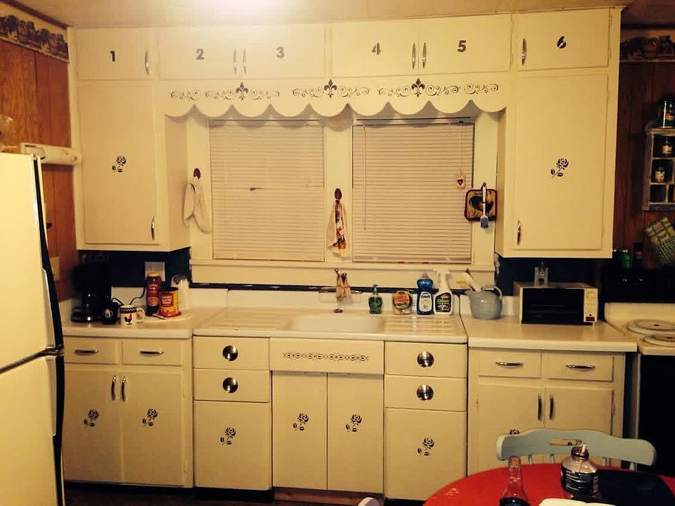 2nd image of 77 N Thomas St