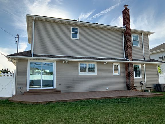 5th image of 1066 McLean Ave
