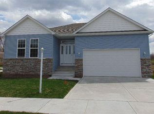 434 Marsh View Dr, Valparaiso, IN 46385