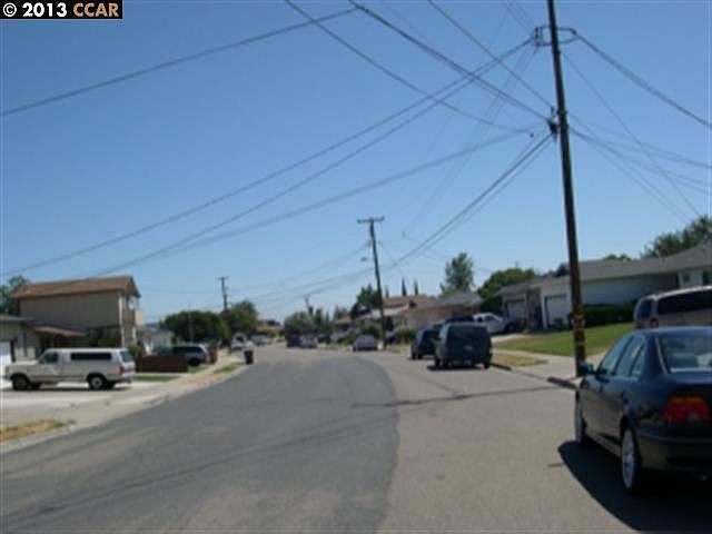 2nd image of 4452 Belle Dr