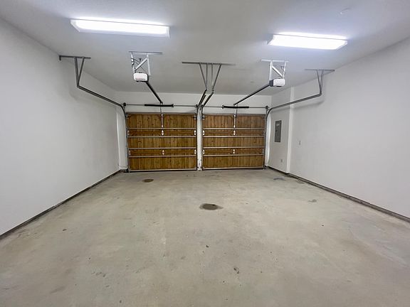 3rd image of 114 Harwood Dr #114