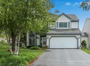 71 E Rustic Ln, Round Lake Beach, IL 60073