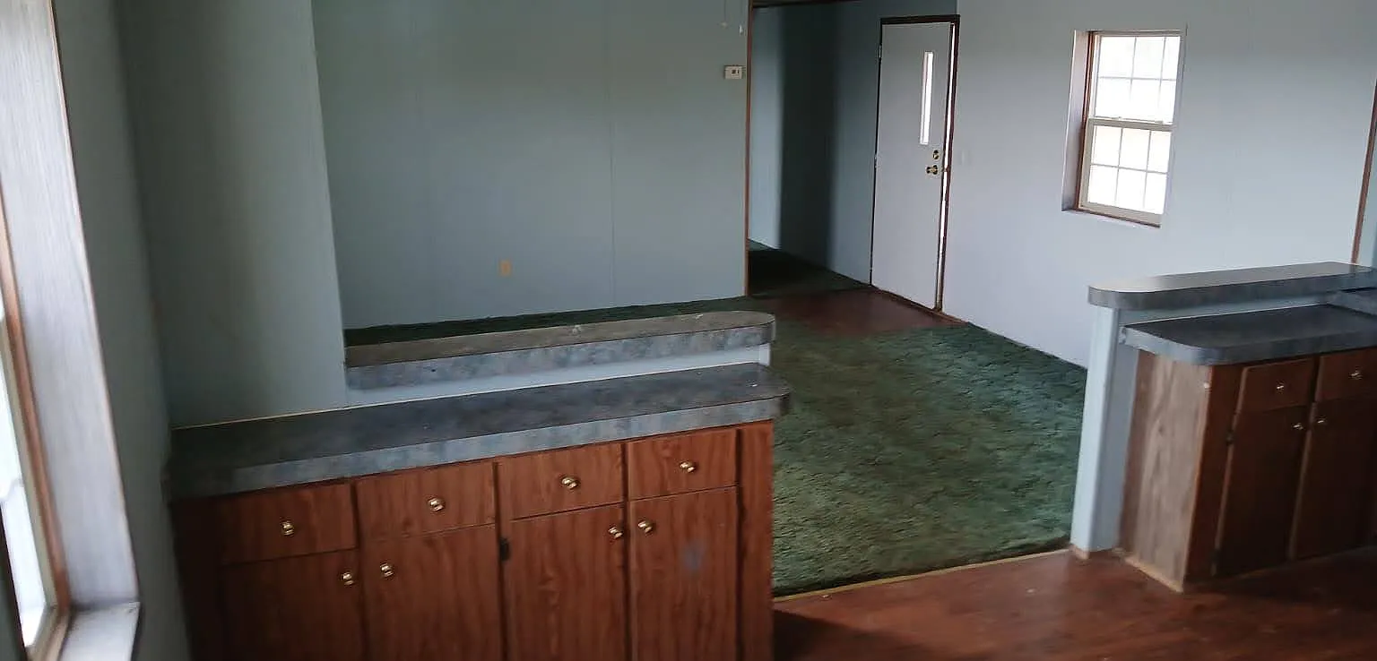 4 bed, $1,200 — Photo 4