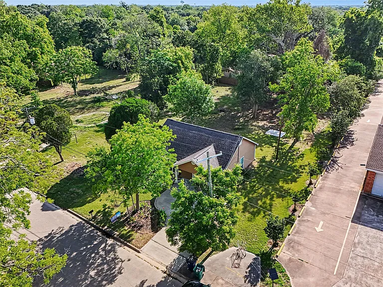 326 S Bell Dr — Photo 19