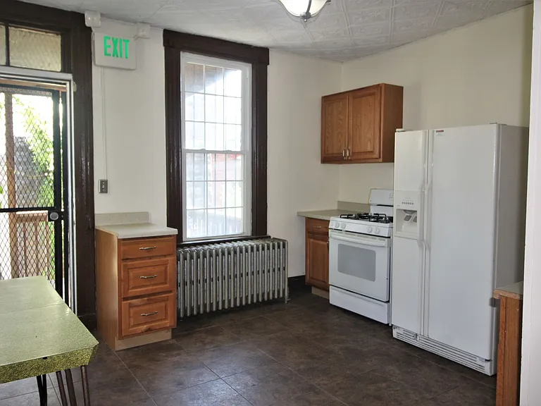 2125 Saint Paul St — Photo 7
