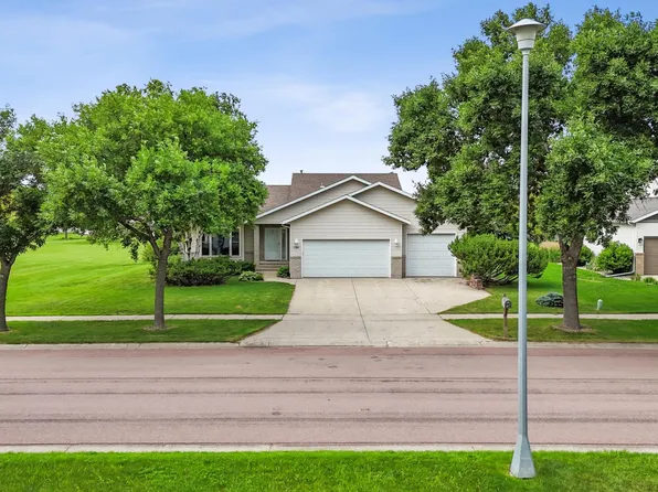 3306 26th Ave S, Fargo, ND 58103