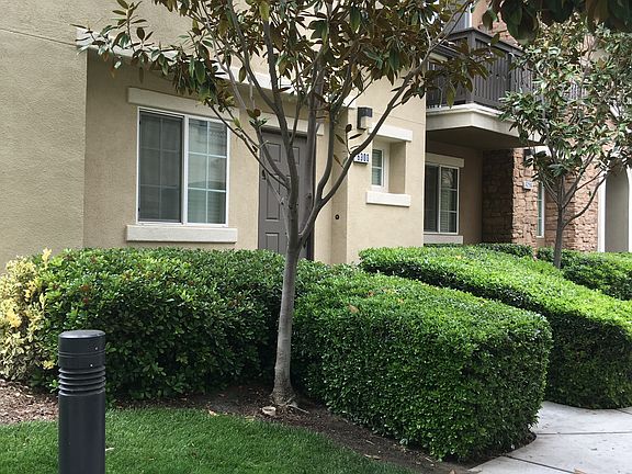 Front entry walk wsy