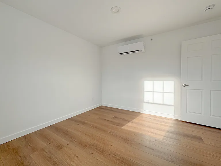 505 Main St #5 — Photo 16