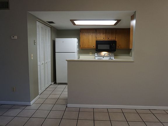3rd image of 5529 Pinehill Ln