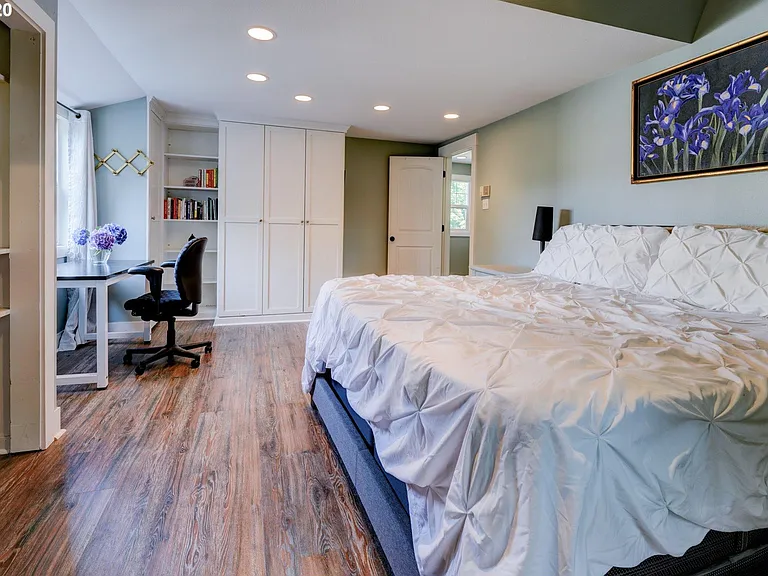 1225 NE 42nd Ave — Photo 13