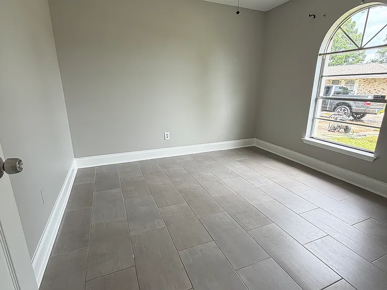 8778 Houma Dr — Photo 3