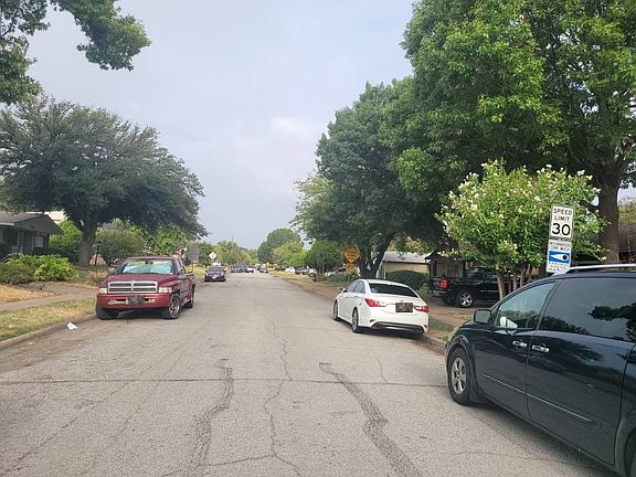 5th image of 3501 Edgewood Dr