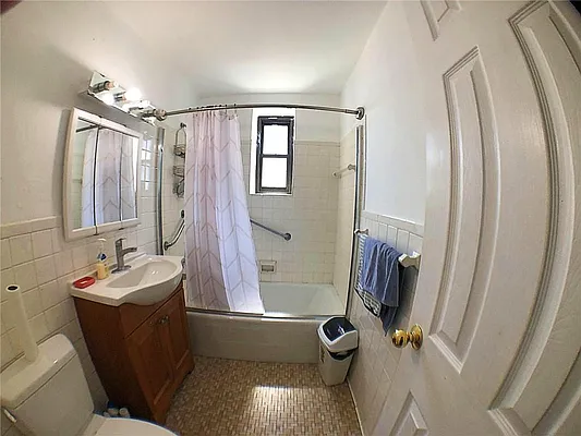 Sold by Azbel Real Estate, Inc. | media 28