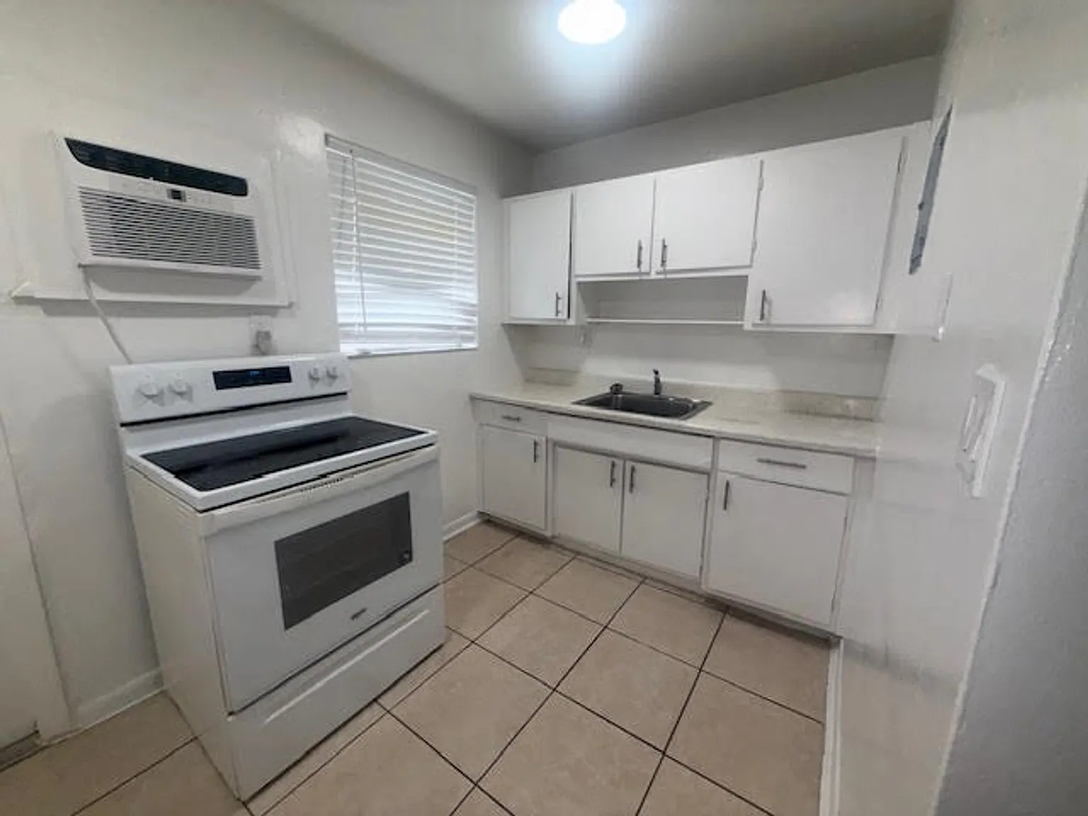 6008 NW 10 St Margate, FL 33063 — Photo 4