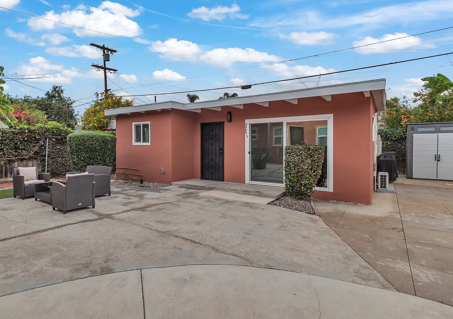 3964 1/2 La Salle Ave — Photo 1