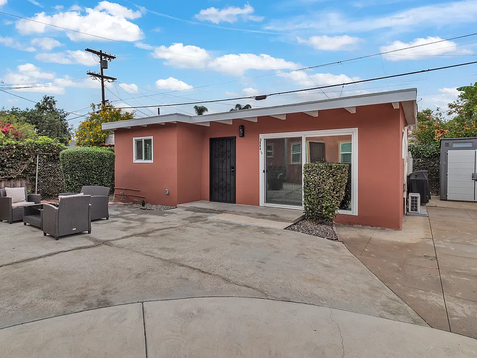 3964 1/2 La Salle Ave
