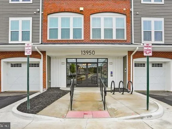 13950 Englefield Dr Unit 203, Woodbridge, VA 22193
