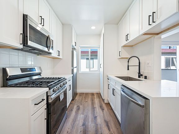 2nd image of 3112 S Canfield Ave APT 8
