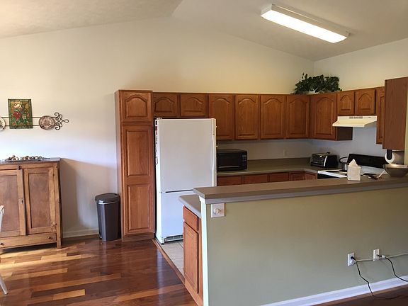 4th image of 1844 Elmhurst Way