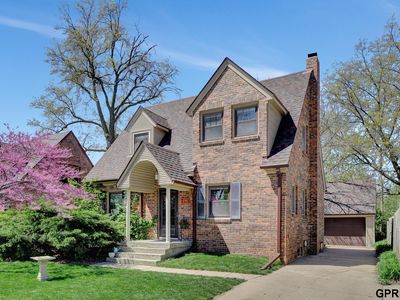 869 S 37th St, Lincoln, NE, 68510