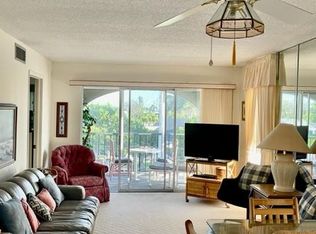 53 High Point Cir W APT 307, Naples, FL 34103